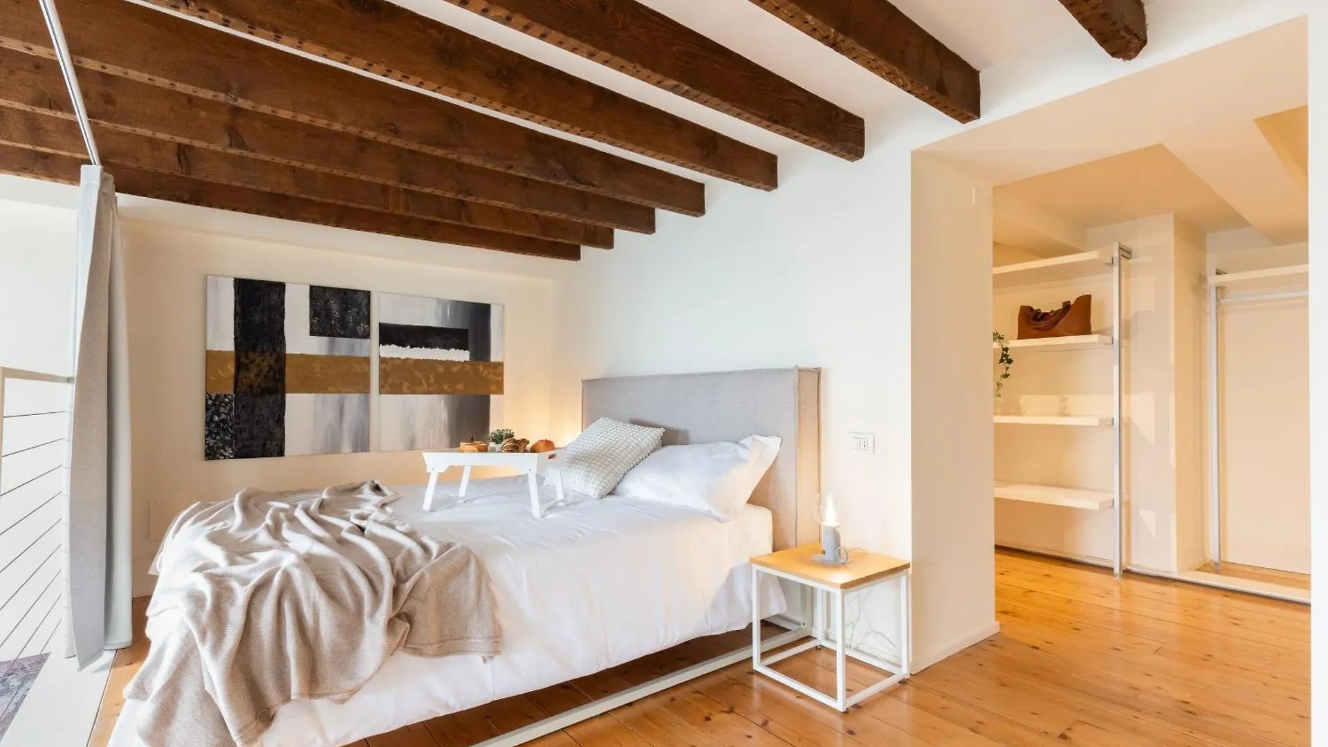 Apartment In The Old Town Of Como - Monicacomoapartment Italy