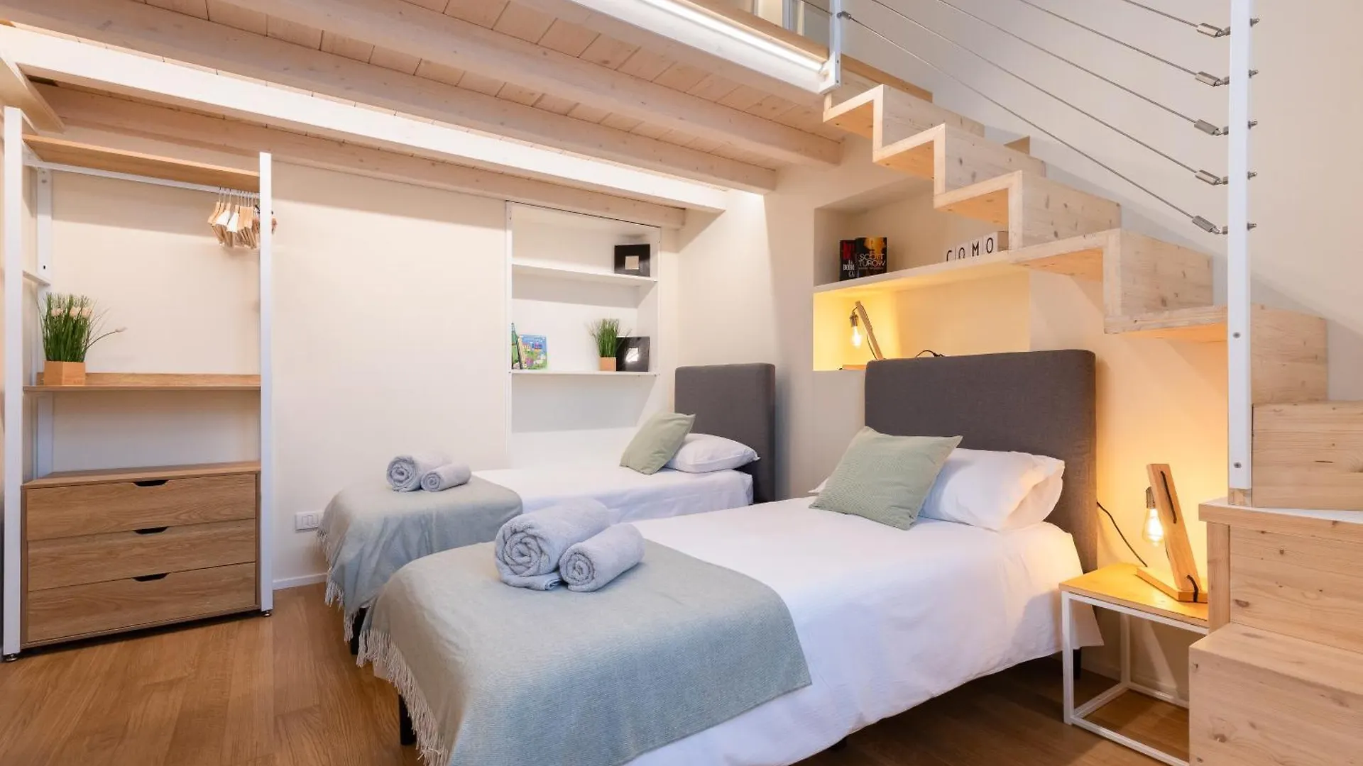 Apartment In The Old Town Of Como - Monicacomoapartment