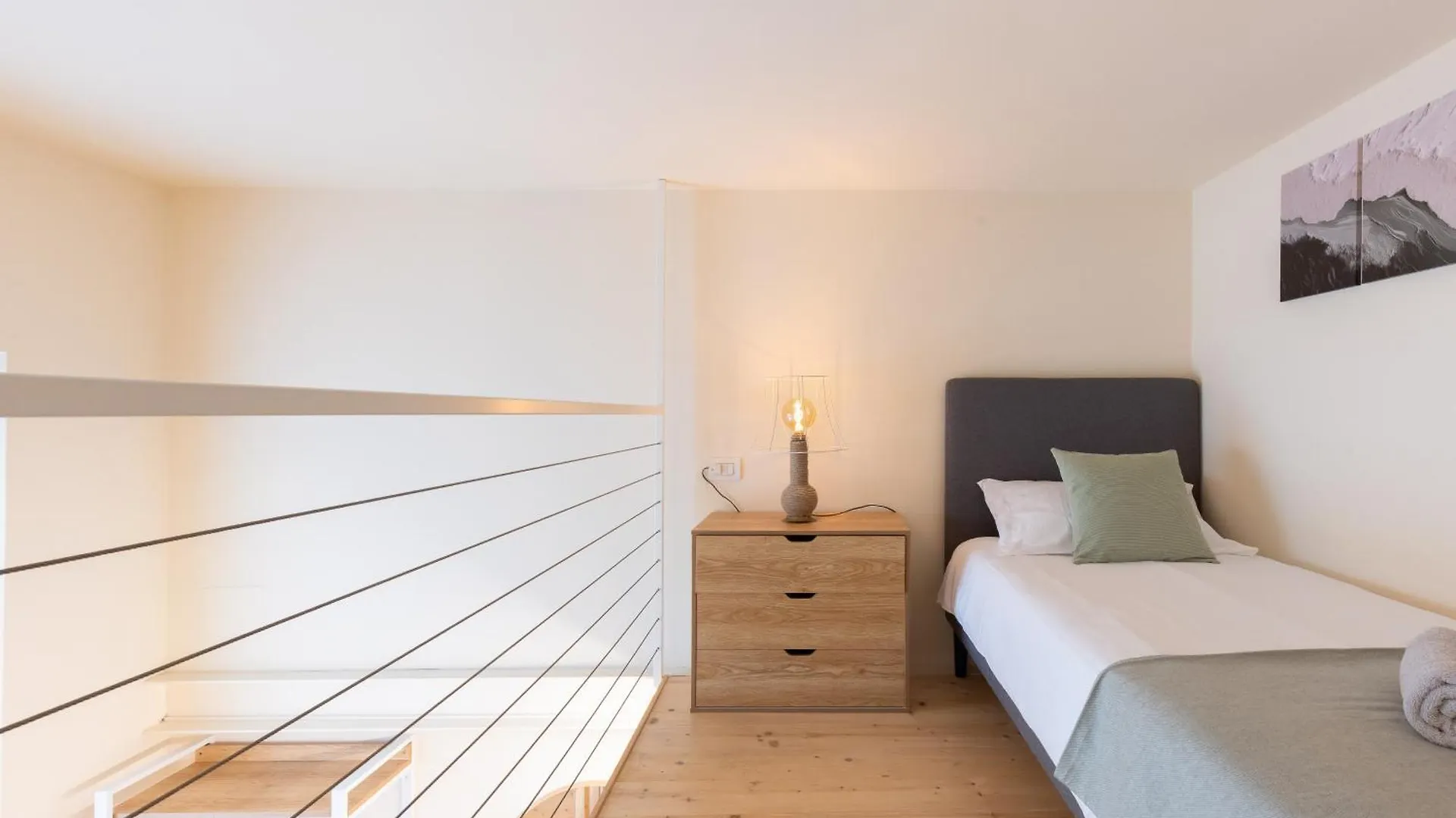 Apartment In The Old Town Of Como - Monicacomoapartment